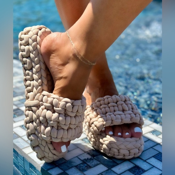 BRAND NEW ShuShop Braided Sandal - Picture 1 of 10